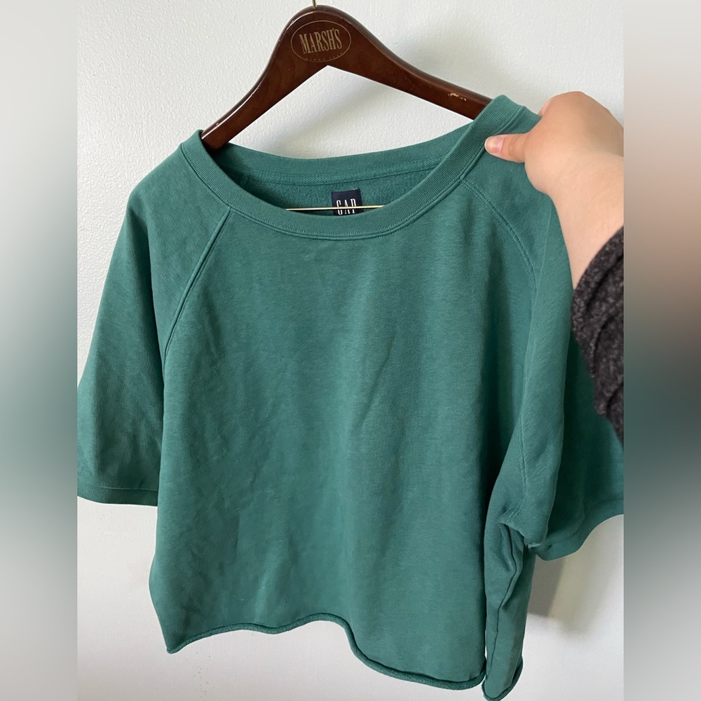 Gap cropped green sweater